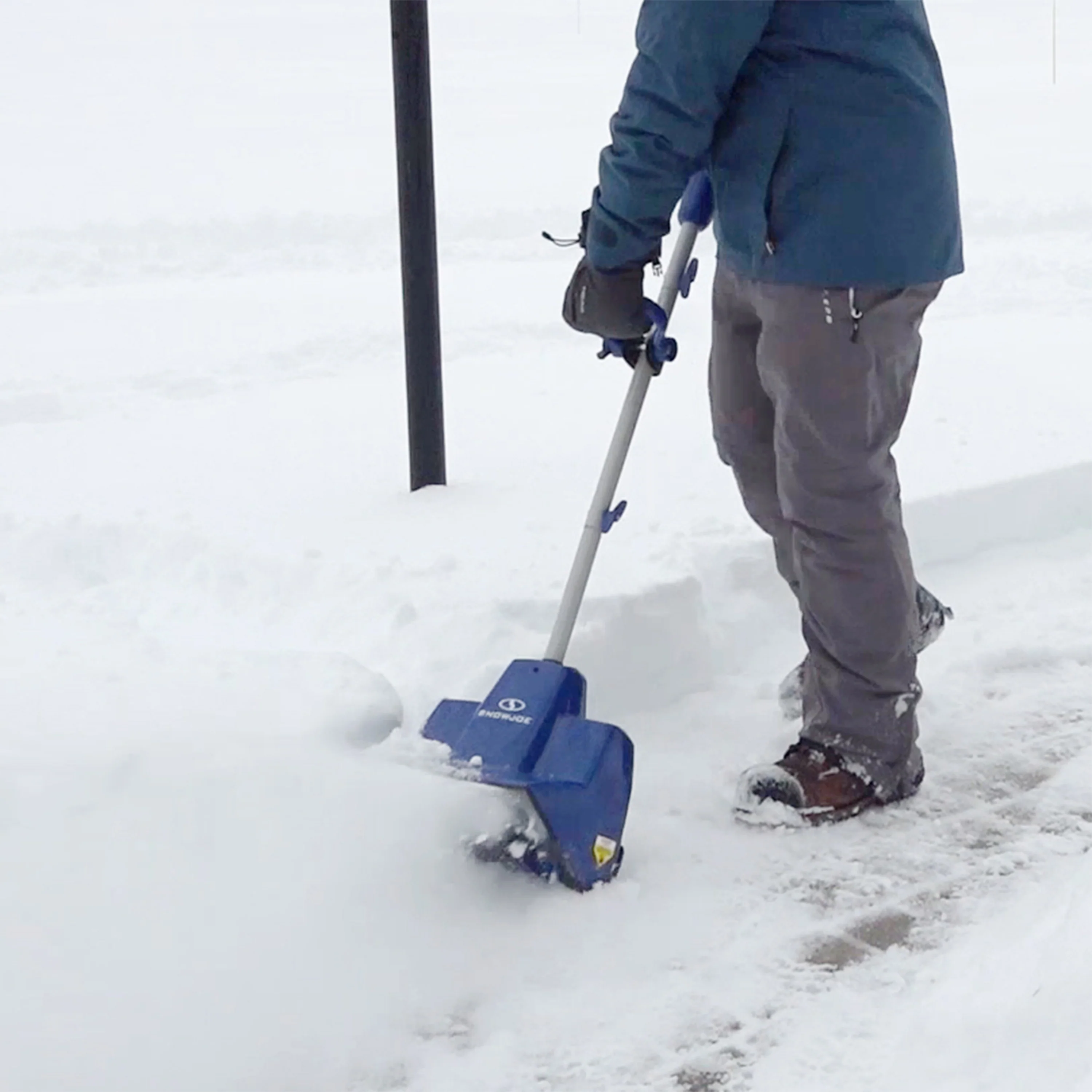 Snow Joe 24-Volt* IONMAX Cordless Snow Shovel Kit | 11-Inch | W/ 4.0-Ah Battery + Charger - Image 14