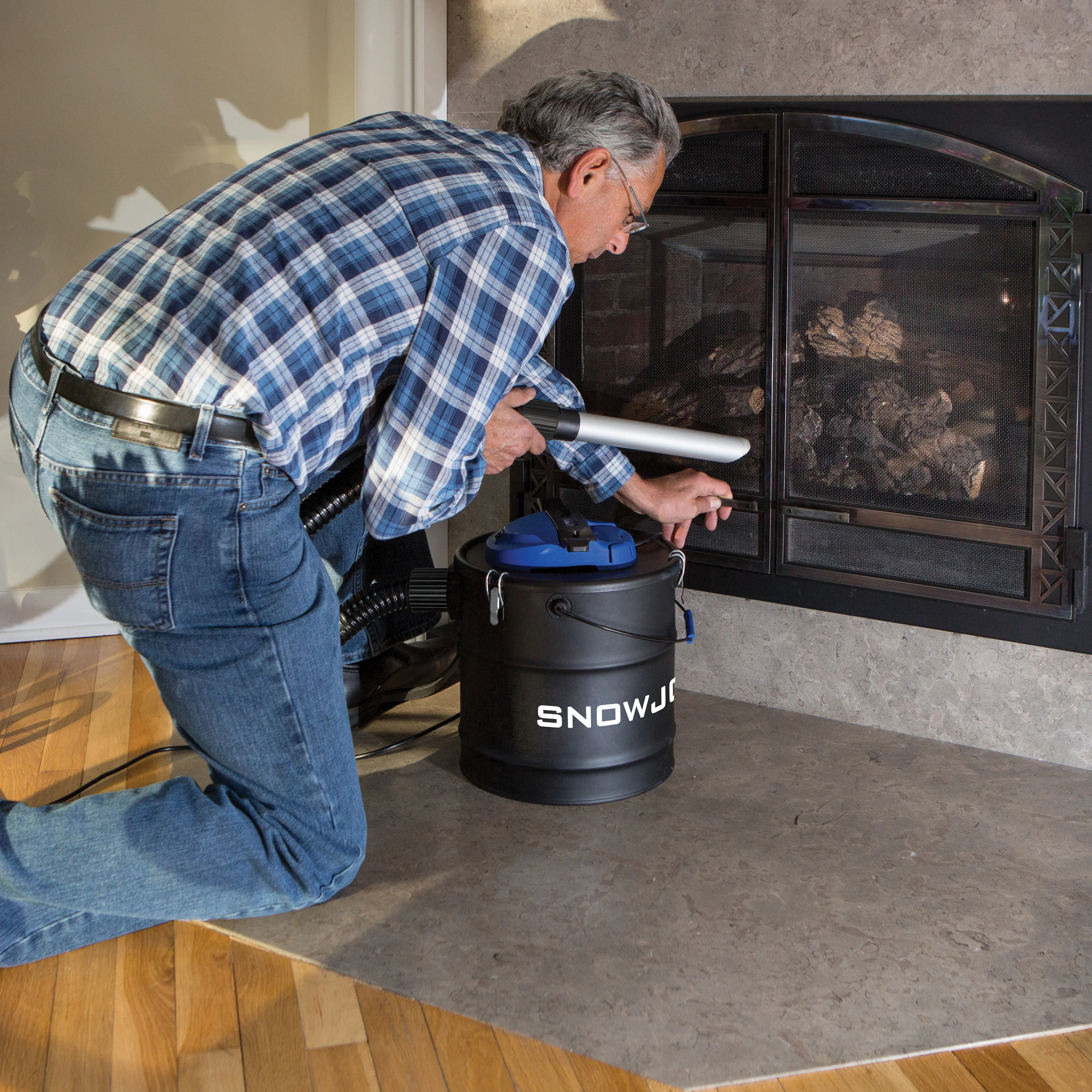 Snow Joe Electric Ash Vacuum | 4 Amp | 4.8 Gallon - Image 6