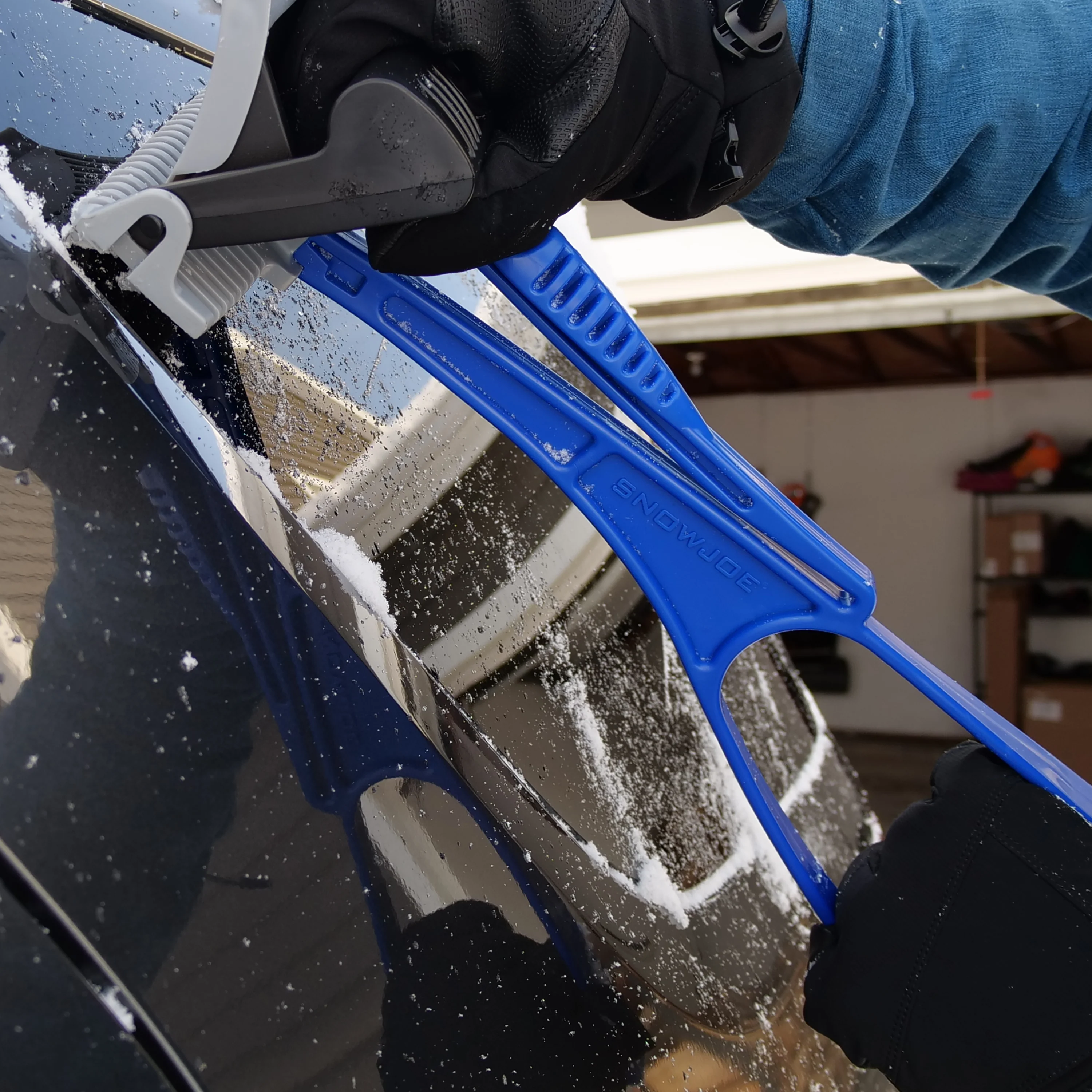 Snow Joe IceDozer Ice & Snow Scraper | Ice Breaking Teeth | Bristle Brush Attachment - Image 10