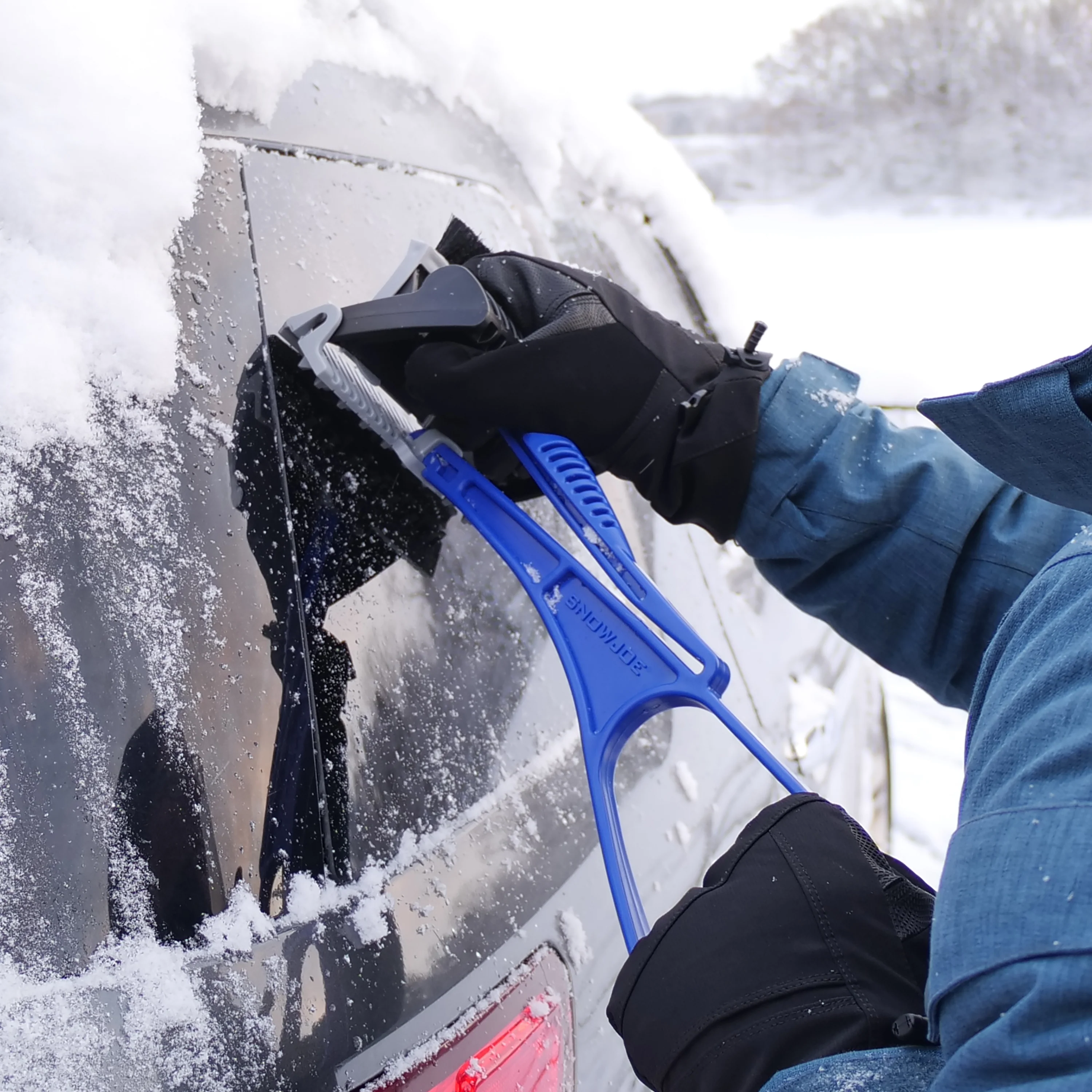 Snow Joe IceDozer Ice & Snow Scraper | Ice Breaking Teeth | Bristle Brush Attachment - Image 7