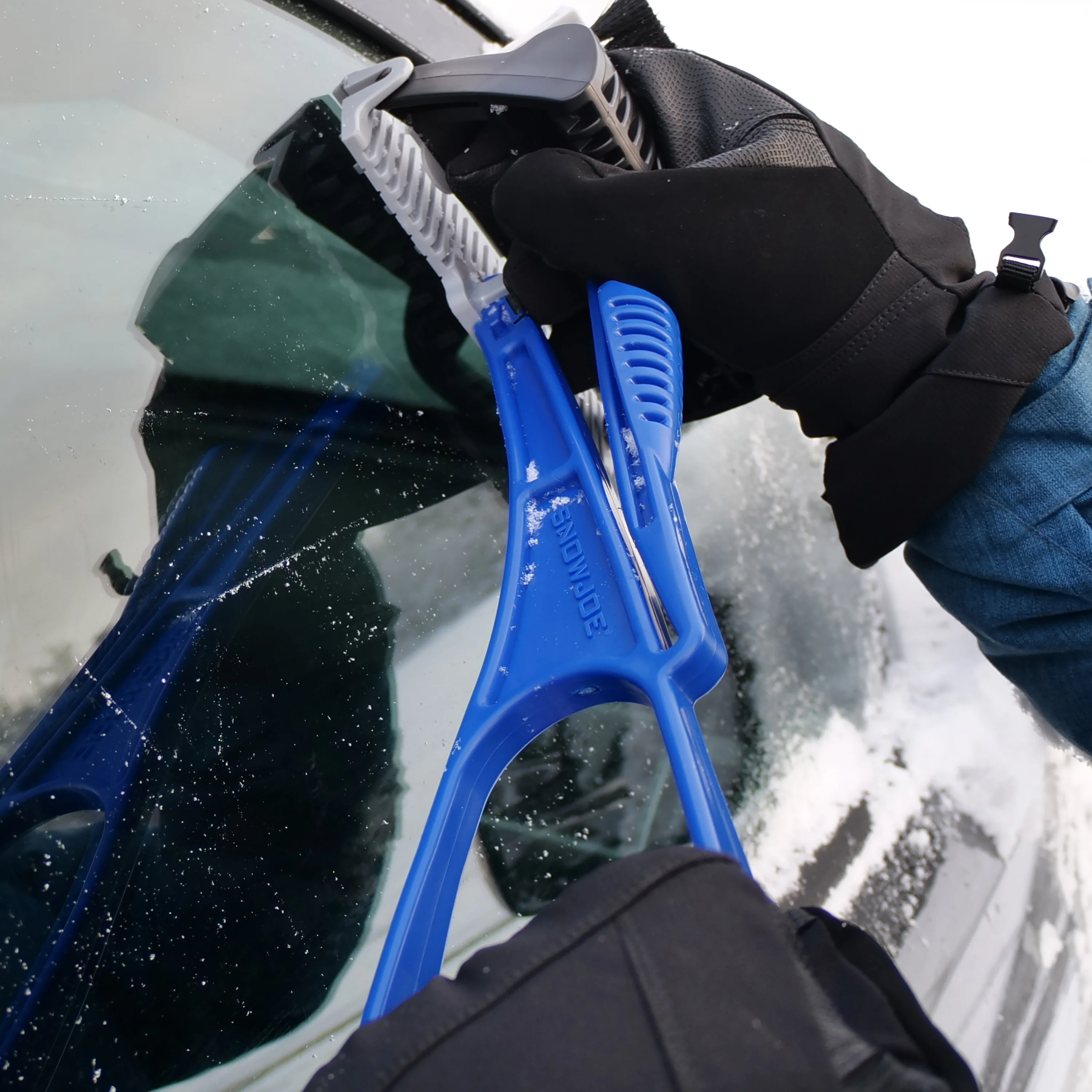 Snow Joe IceDozer Ice & Snow Scraper | Ice Breaking Teeth | Bristle Brush Attachment - Image 8