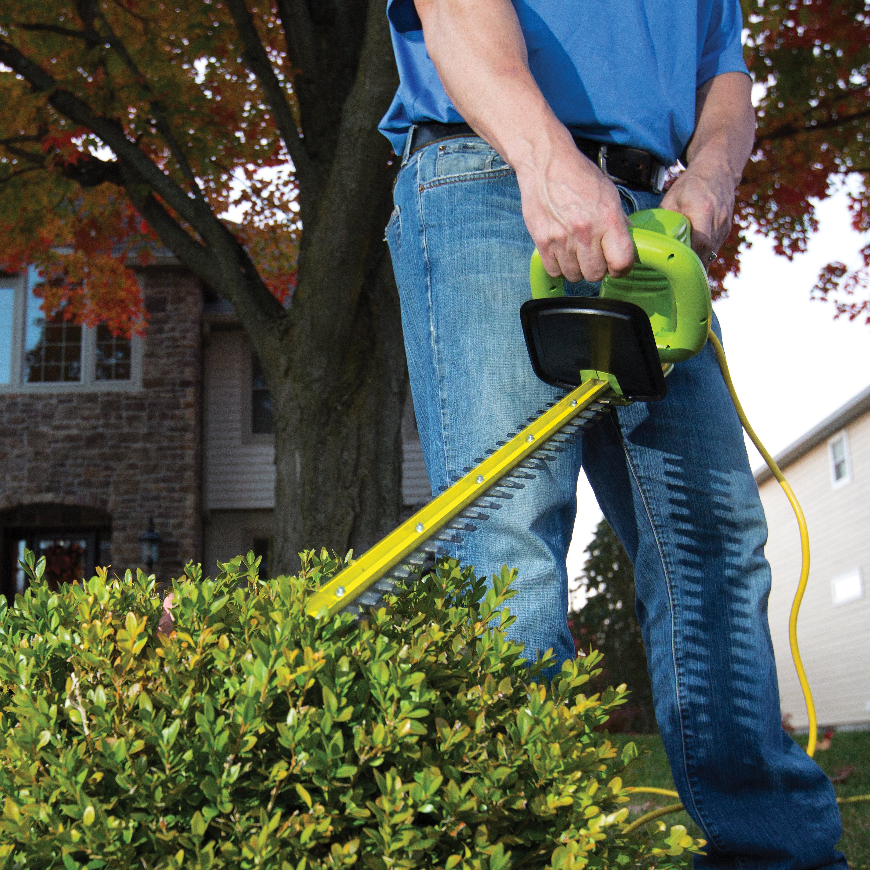 Sun Joe HJ22HTE Electric Hedge Trimmer | 22-inch | 3.5-Amp | 0.63-inch Max Cutting Diameter - Image 6
