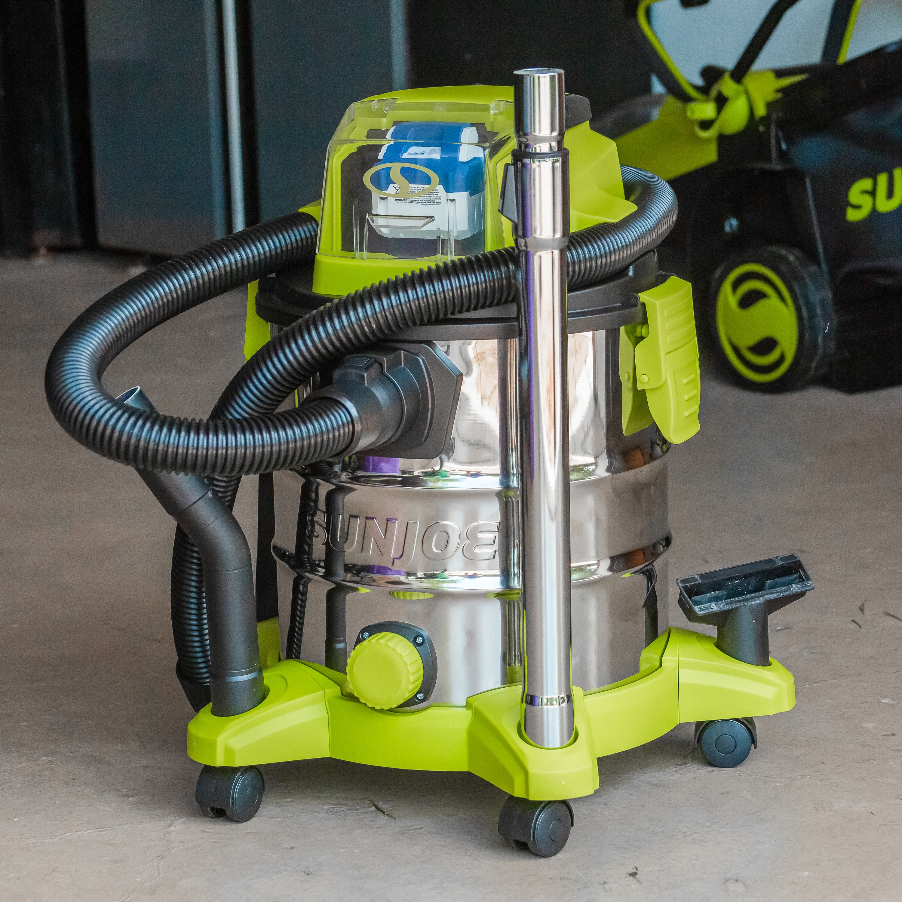 Sun Joe 24-Volt* IONMAX Cordless Portable Stainless Steel Wet/Dry Vacuum Kit | 5.3 Gal | W/ 4.0-Ah Battery + Charger - Image 9