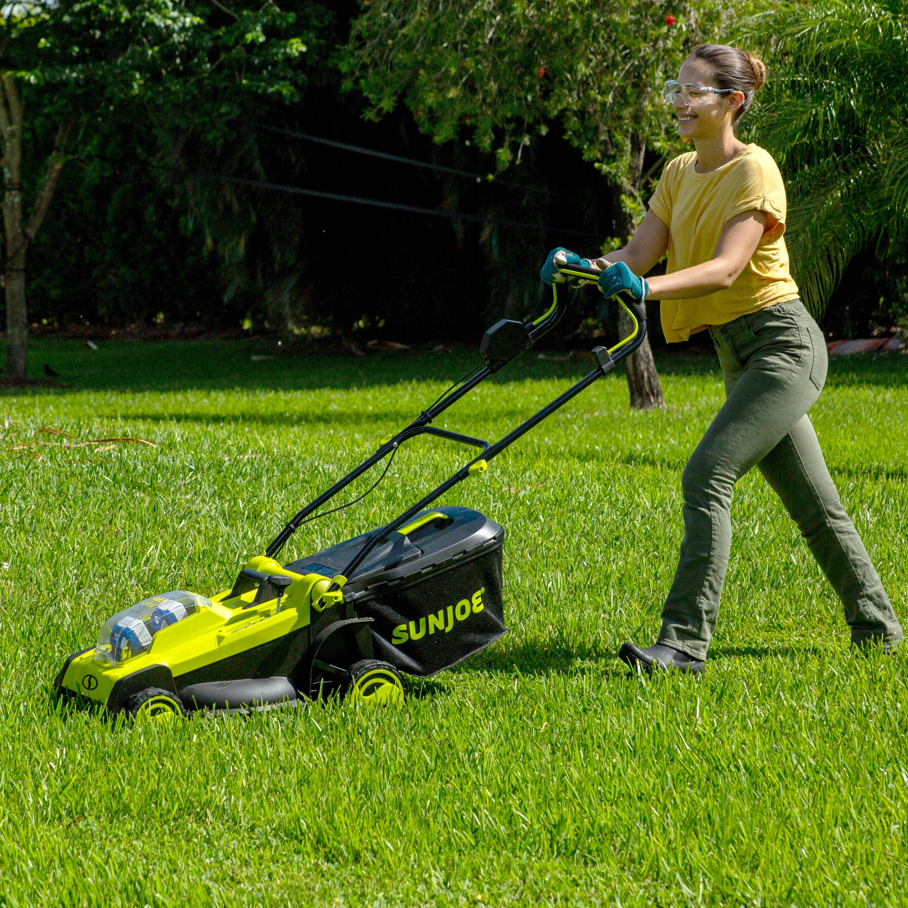 Sun Joe 48-Volt* IONMAX Cordless Lawn Mower Kit W/ Collection Bag | 17-inch | 6-Position | W/ 2 x 4.0-Ah Batteries + Charger - Image 10