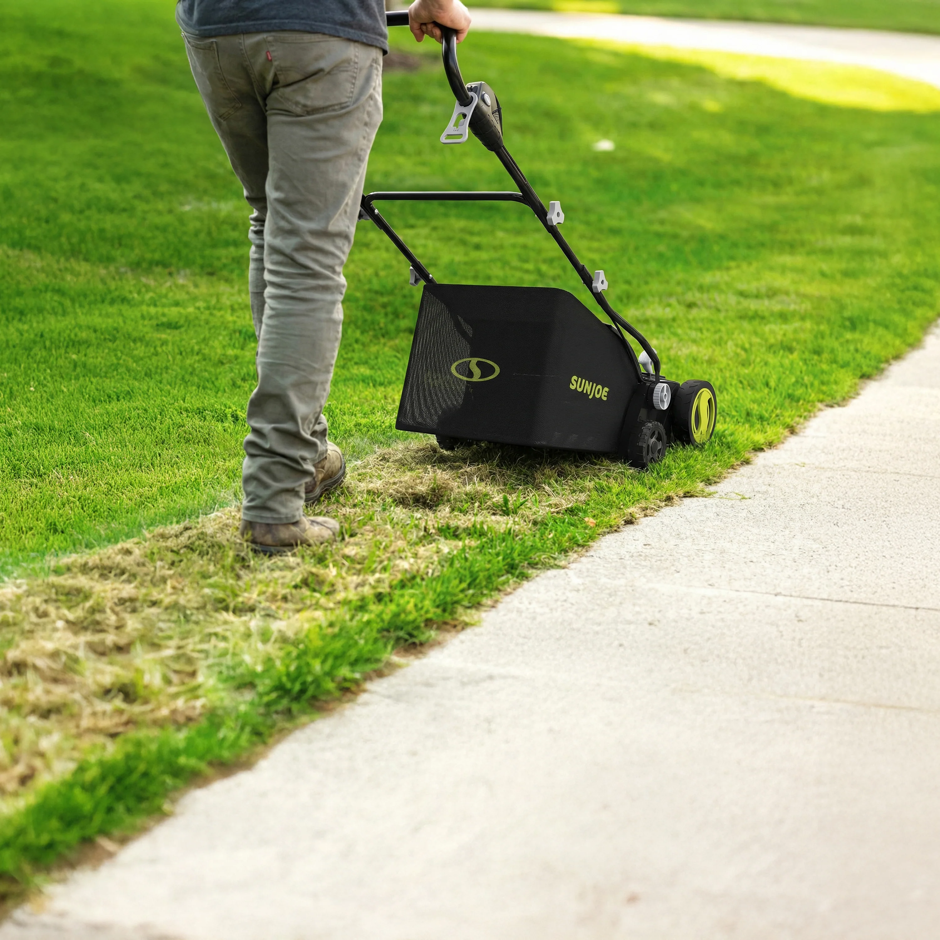 Sun Joe Electric Lawn Dethatcher + Scarifier W/ Collection Bag | 15-inch | 15-Amp - Image 9